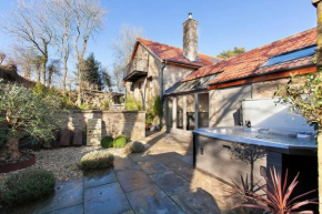 The Little Barn @ Bath With LARGE Hot Tub